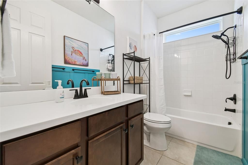 En Venta: $629,900 (3 camas, 3 baños, 2218 Pies cuadrados)