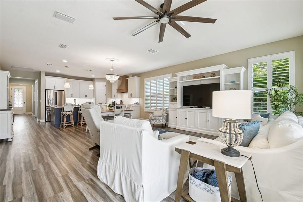 En Venta: $629,900 (3 camas, 3 baños, 2218 Pies cuadrados)