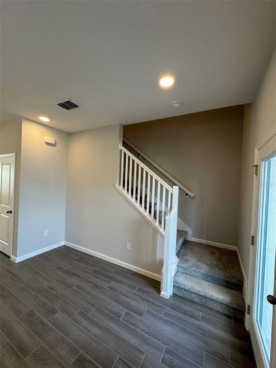 For Rent: $2,290 (3 beds, 2 baths, 1691 Square Feet)