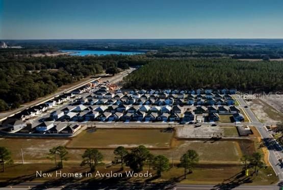 Под контрактом: $349,900 (4 спален, 2 ванн, 2154 Квадратных фут)