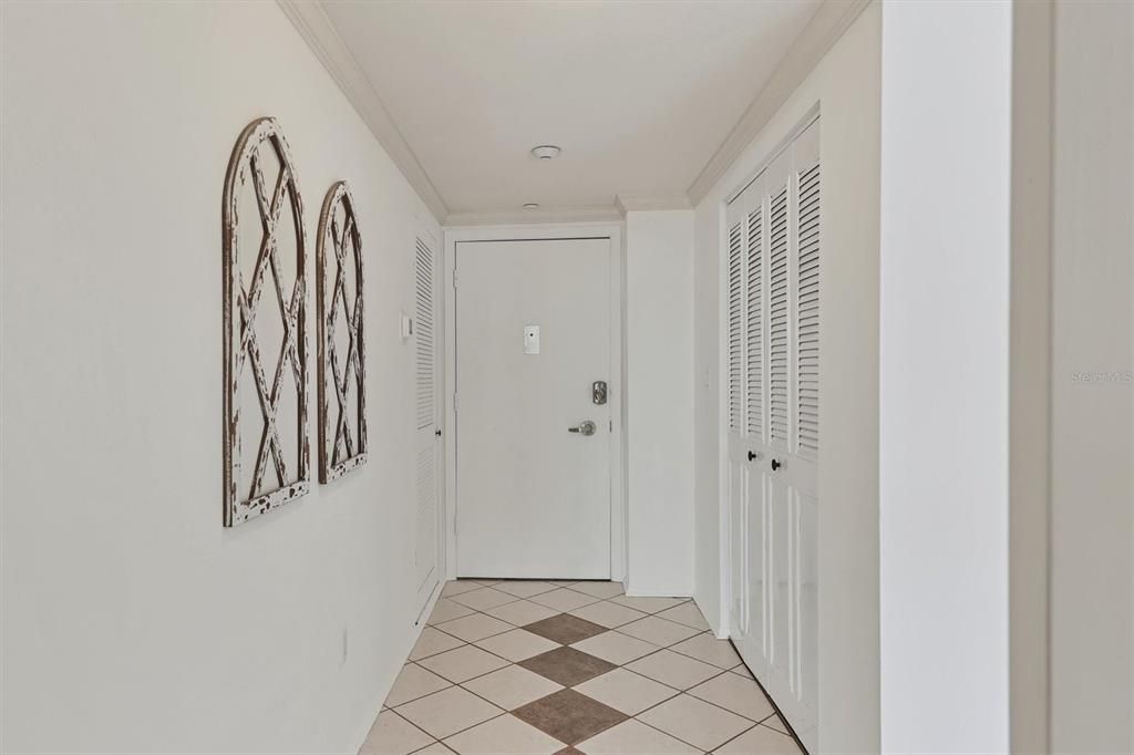 待售: $969,000 (2 贝兹, 2 浴室, 1421 平方英尺)