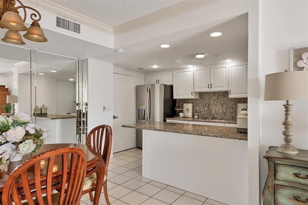 待售: $969,000 (2 贝兹, 2 浴室, 1421 平方英尺)