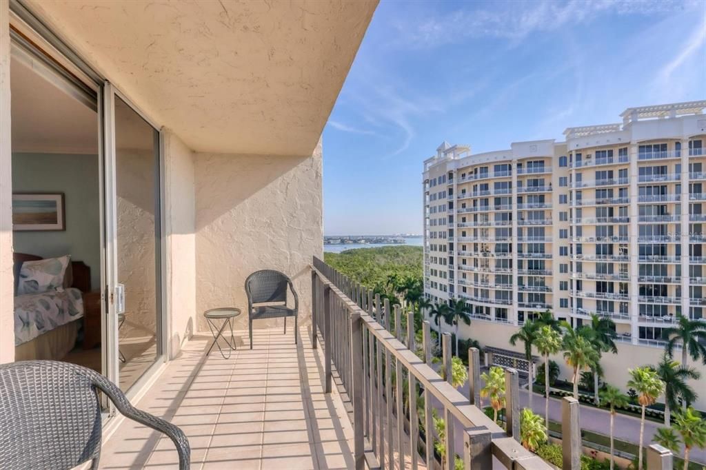 待售: $969,000 (2 贝兹, 2 浴室, 1421 平方英尺)