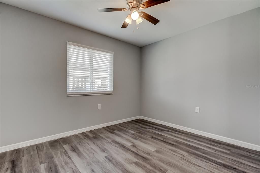 待售: $155,000 (2 贝兹, 2 浴室, 876 平方英尺)