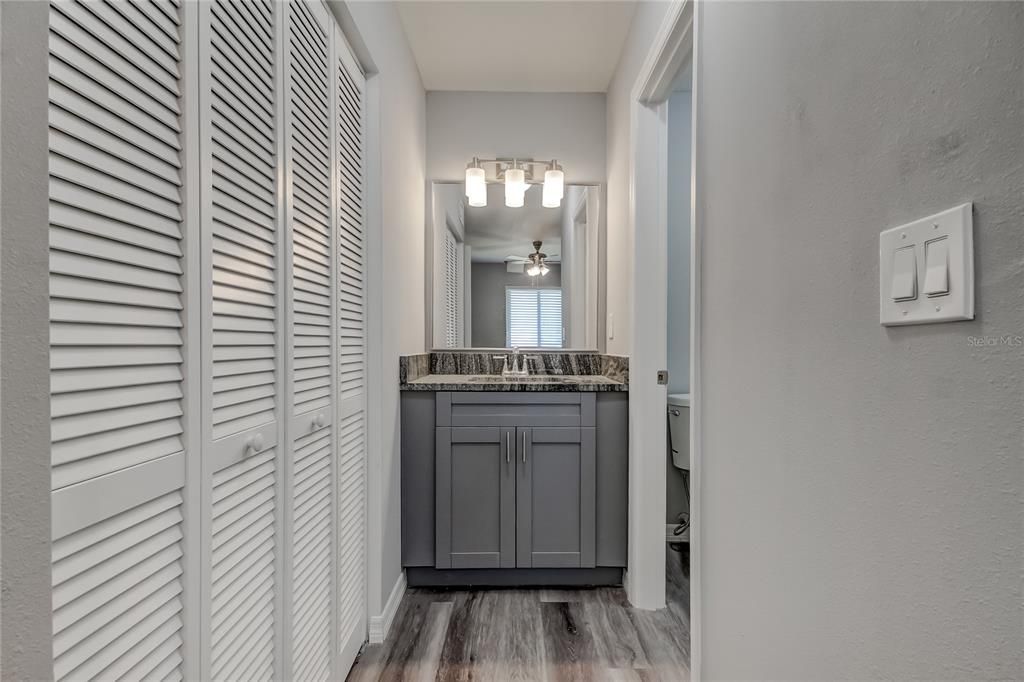 待售: $155,000 (2 贝兹, 2 浴室, 876 平方英尺)