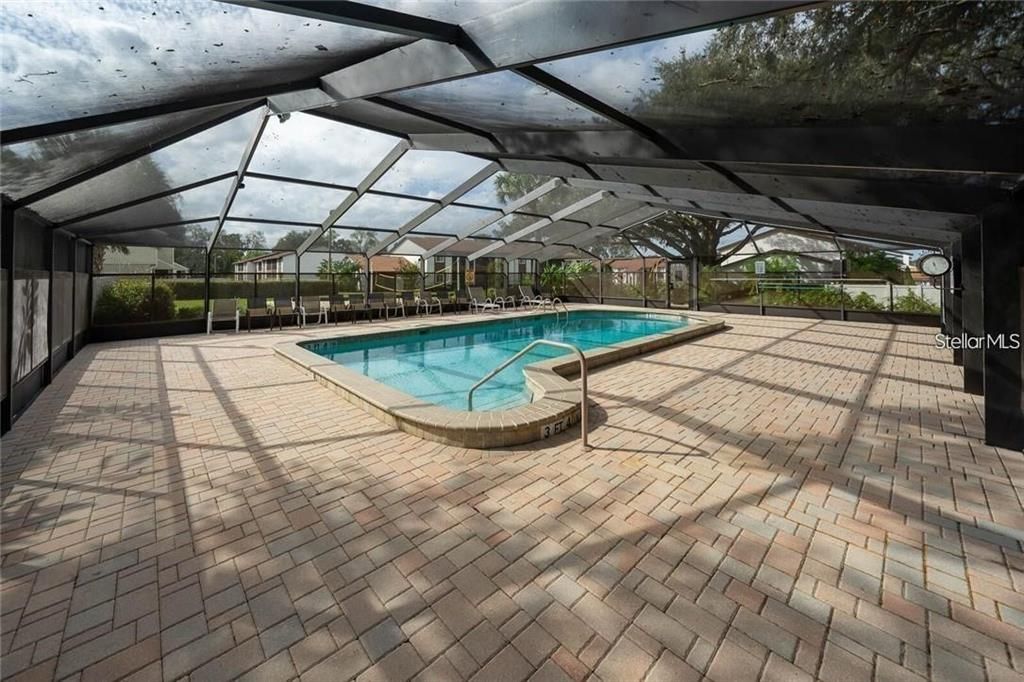 待售: $155,000 (2 贝兹, 2 浴室, 876 平方英尺)