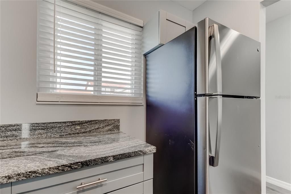 待售: $155,000 (2 贝兹, 2 浴室, 876 平方英尺)