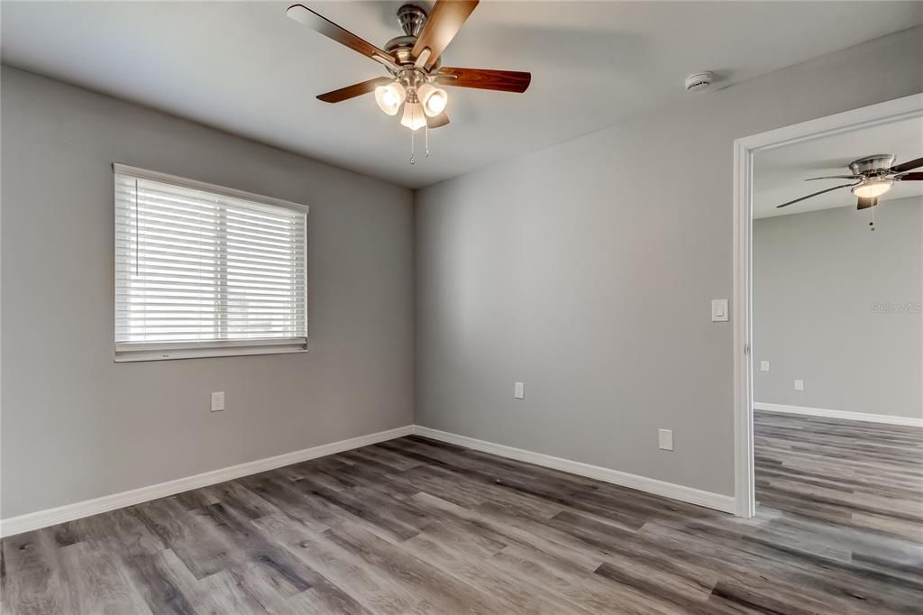 待售: $155,000 (2 贝兹, 2 浴室, 876 平方英尺)