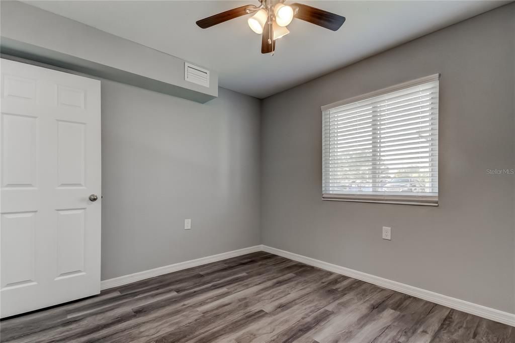 待售: $155,000 (2 贝兹, 2 浴室, 876 平方英尺)