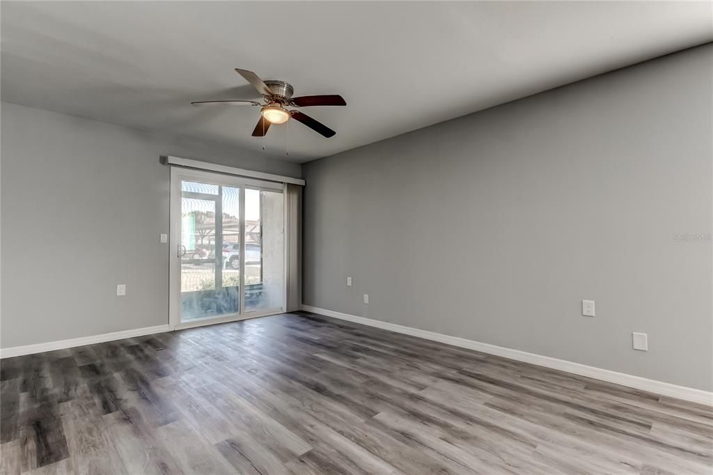 待售: $155,000 (2 贝兹, 2 浴室, 876 平方英尺)