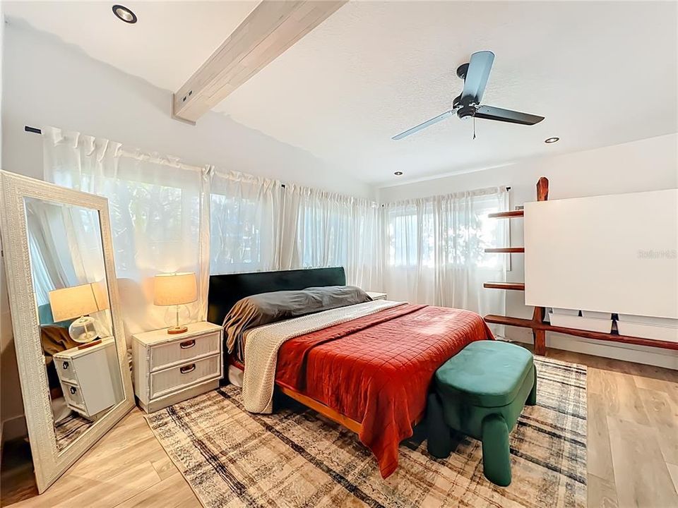 Activo con contrato: $594,990 (3 camas, 2 baños, 1568 Pies cuadrados)