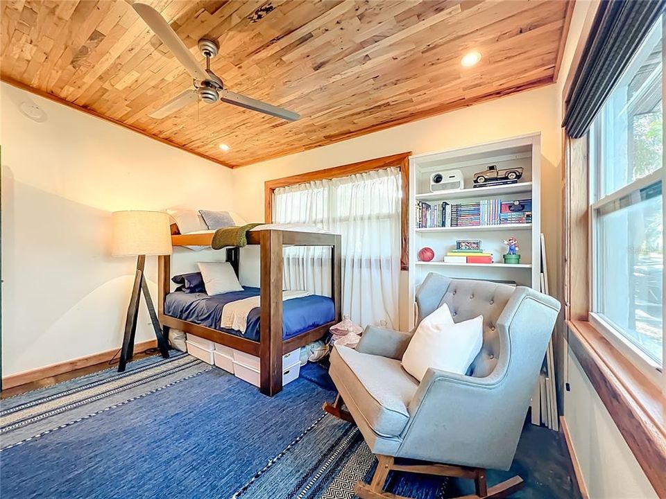 Activo con contrato: $594,990 (3 camas, 2 baños, 1568 Pies cuadrados)