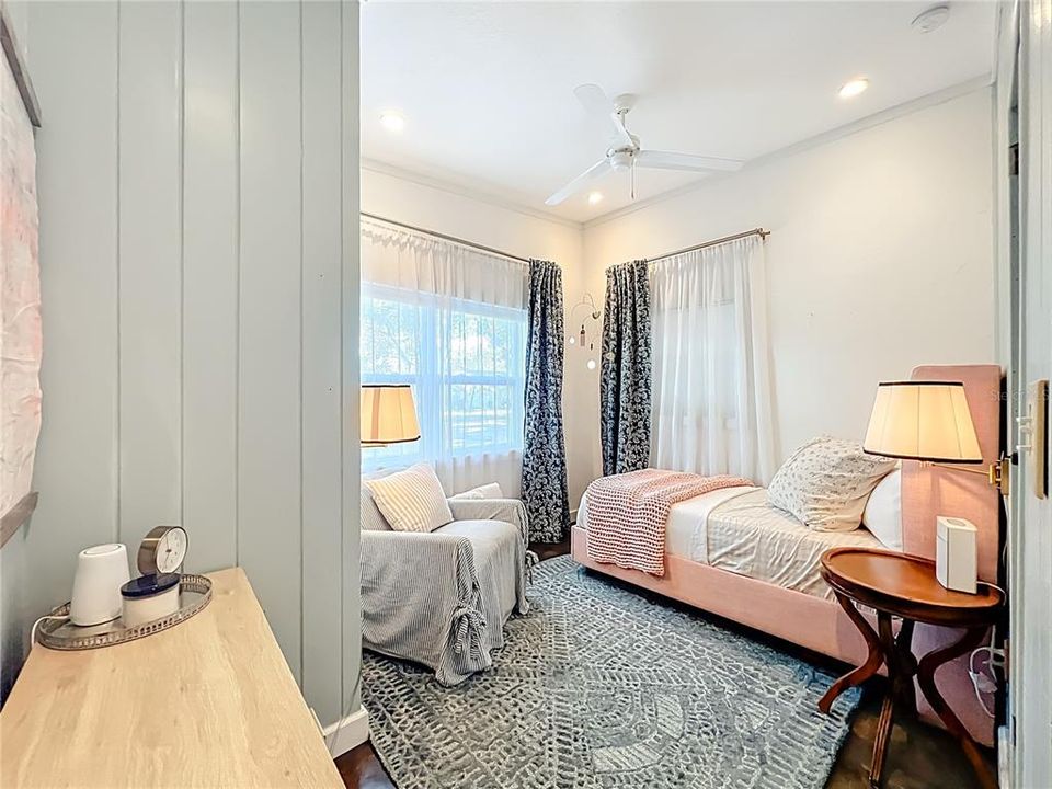 Activo con contrato: $594,990 (3 camas, 2 baños, 1568 Pies cuadrados)