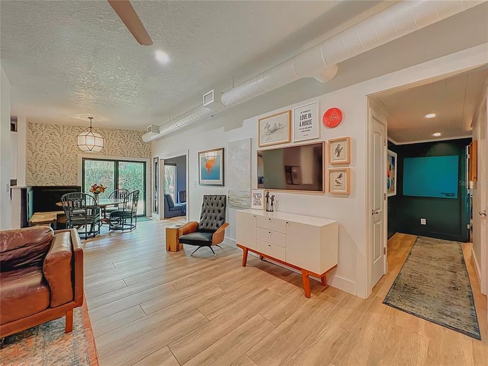 Activo con contrato: $594,990 (3 camas, 2 baños, 1568 Pies cuadrados)