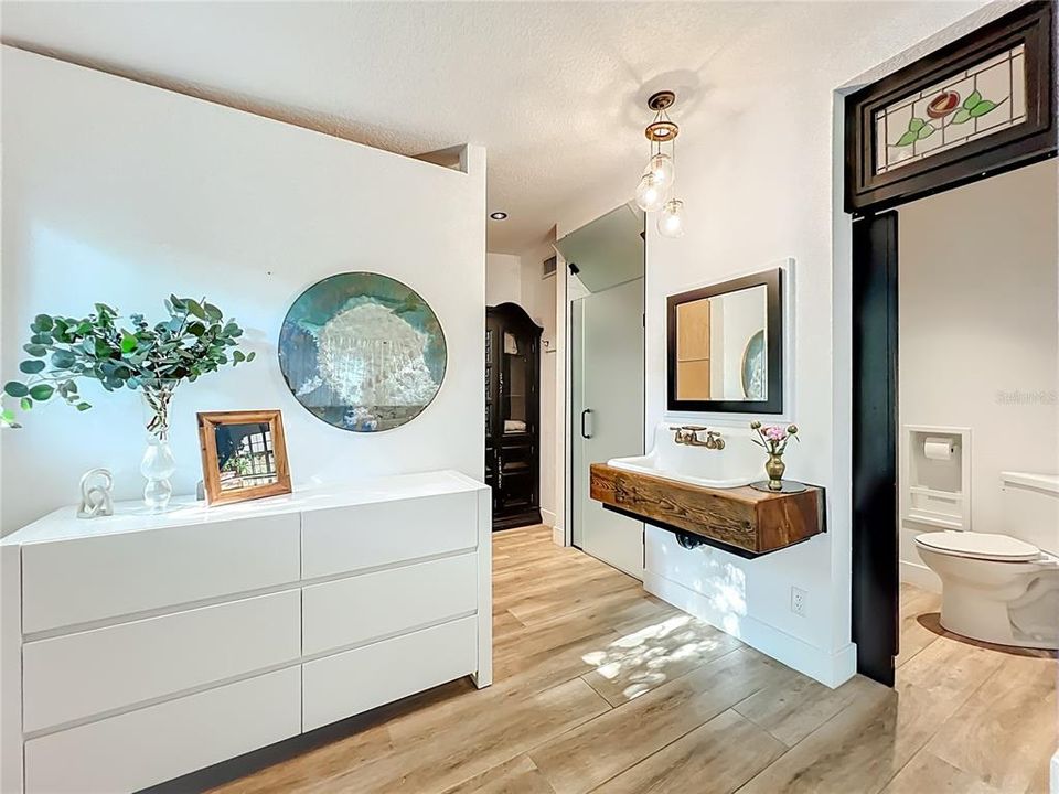 Activo con contrato: $594,990 (3 camas, 2 baños, 1568 Pies cuadrados)