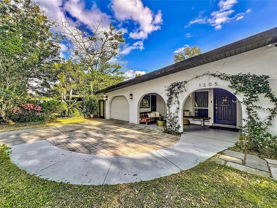 Activo con contrato: $594,990 (3 camas, 2 baños, 1568 Pies cuadrados)