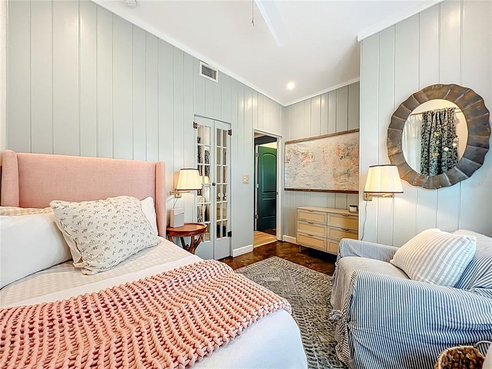 Activo con contrato: $594,990 (3 camas, 2 baños, 1568 Pies cuadrados)