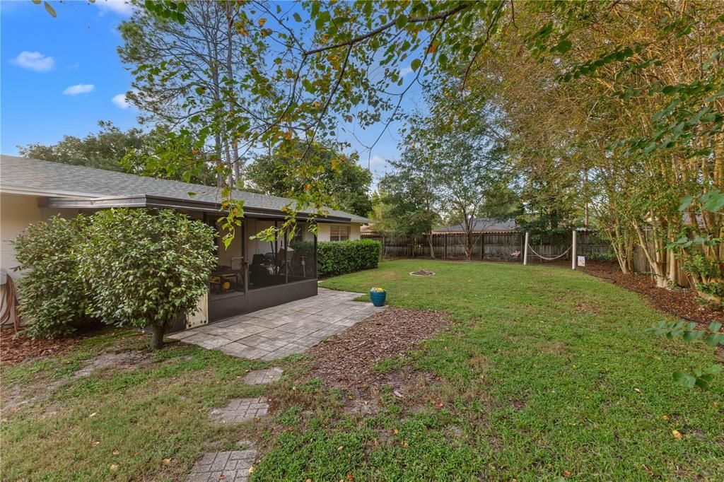 For Sale: $265,900 (2 beds, 2 baths, 1074 Square Feet)