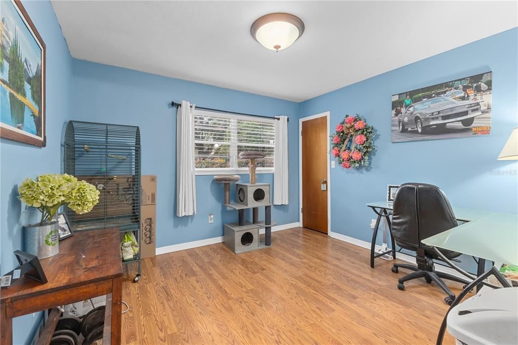 For Sale: $265,900 (2 beds, 2 baths, 1074 Square Feet)