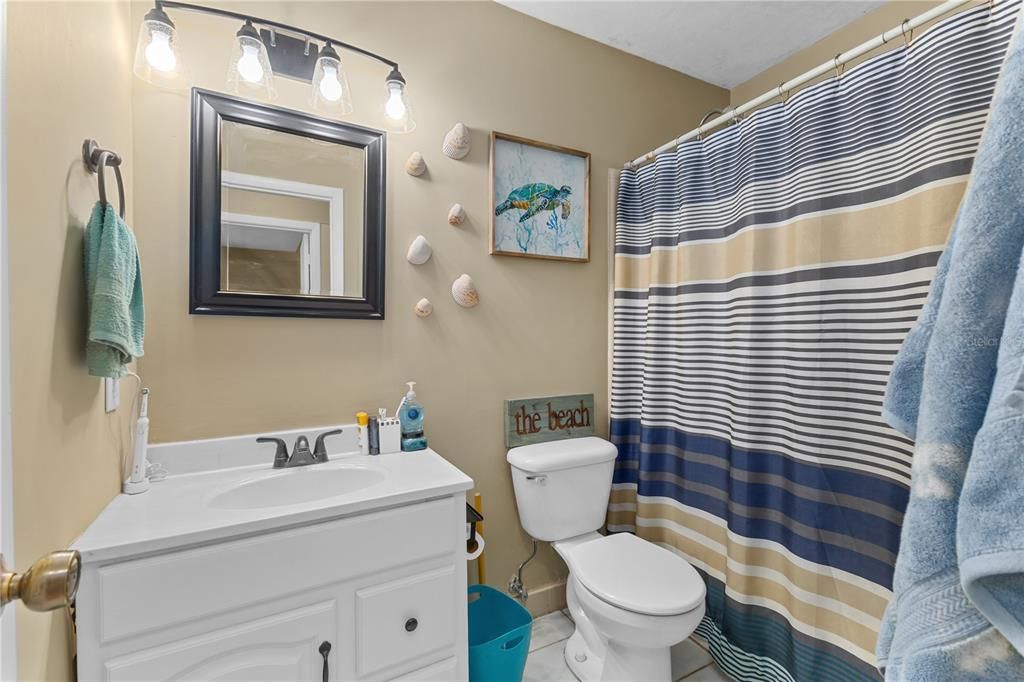 For Sale: $265,900 (2 beds, 2 baths, 1074 Square Feet)