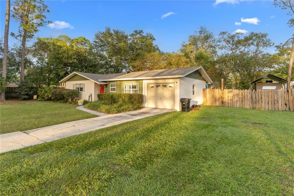 For Sale: $265,900 (2 beds, 2 baths, 1074 Square Feet)