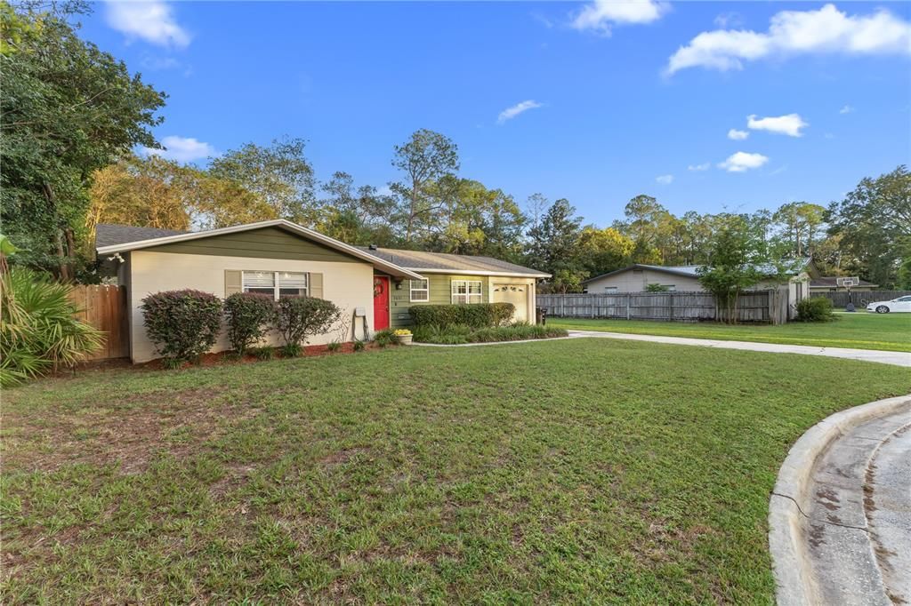 For Sale: $265,900 (2 beds, 2 baths, 1074 Square Feet)