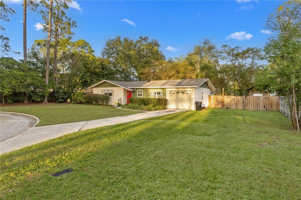 For Sale: $265,900 (2 beds, 2 baths, 1074 Square Feet)