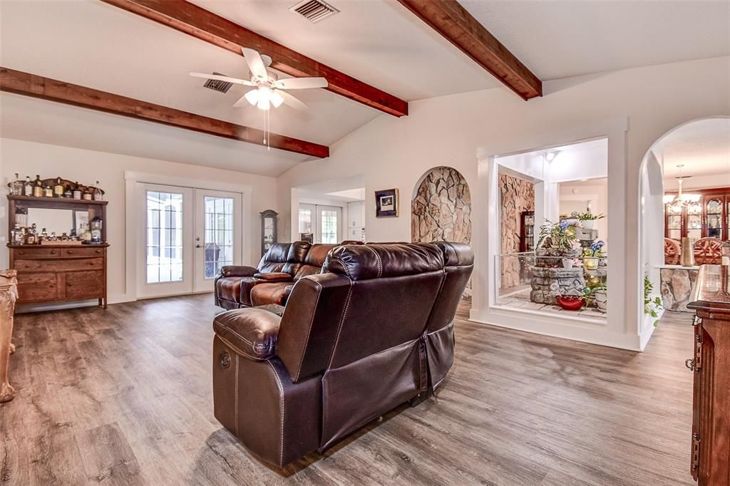 For Sale: $490,000 (4 beds, 3 baths, 3152 Square Feet)