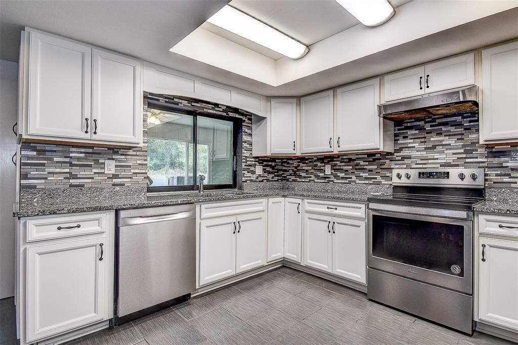 For Sale: $490,000 (4 beds, 3 baths, 3152 Square Feet)