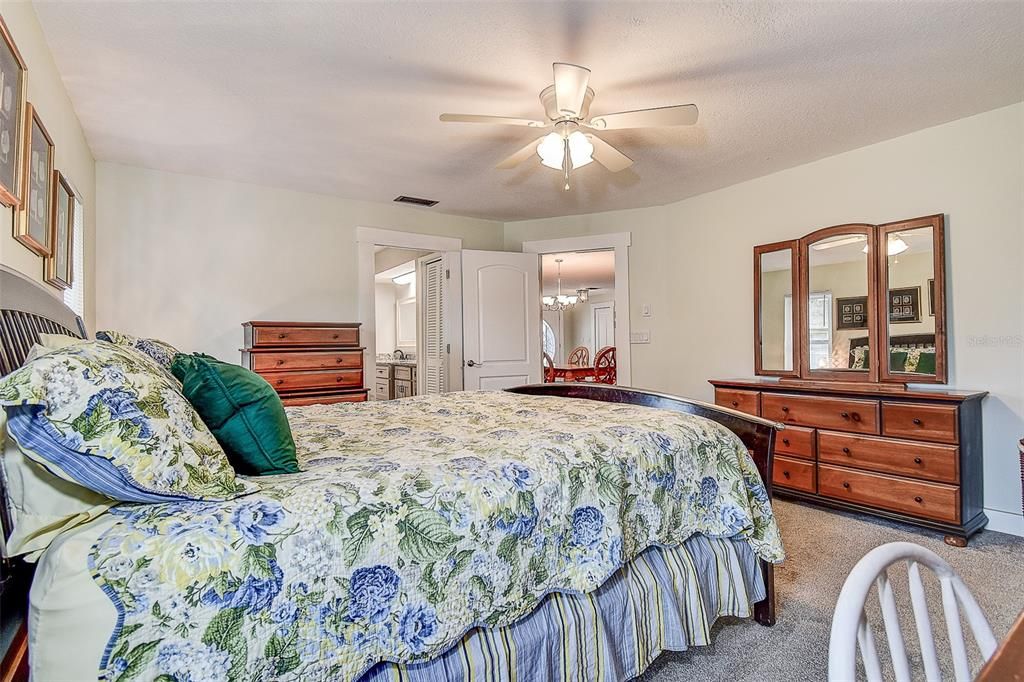 For Sale: $490,000 (4 beds, 3 baths, 3152 Square Feet)