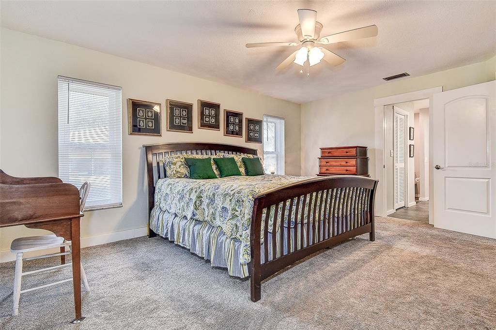 For Sale: $490,000 (4 beds, 3 baths, 3152 Square Feet)