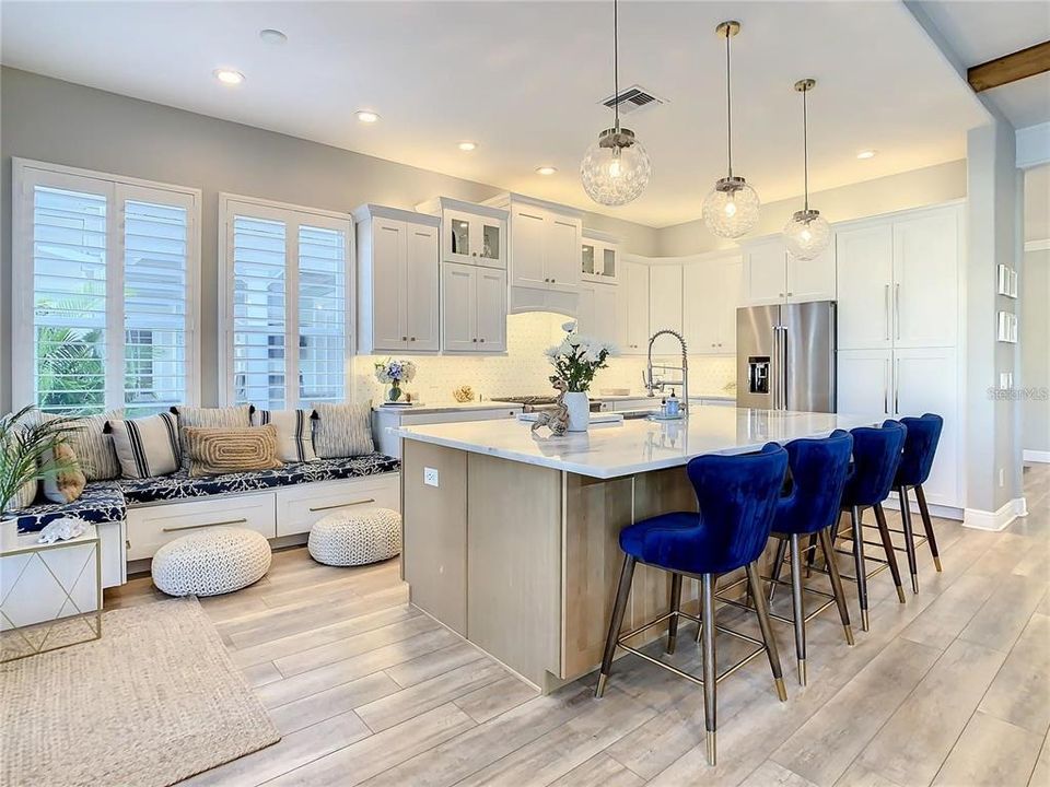 Activo con contrato: $1,400,000 (4 camas, 3 baños, 3014 Pies cuadrados)