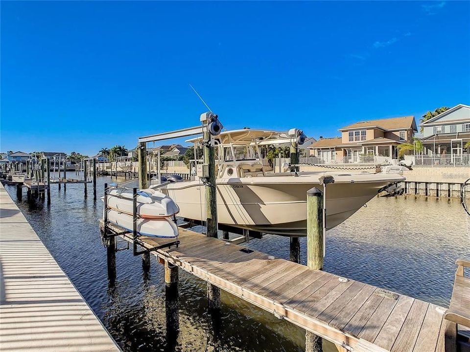 Activo con contrato: $1,400,000 (4 camas, 3 baños, 3014 Pies cuadrados)