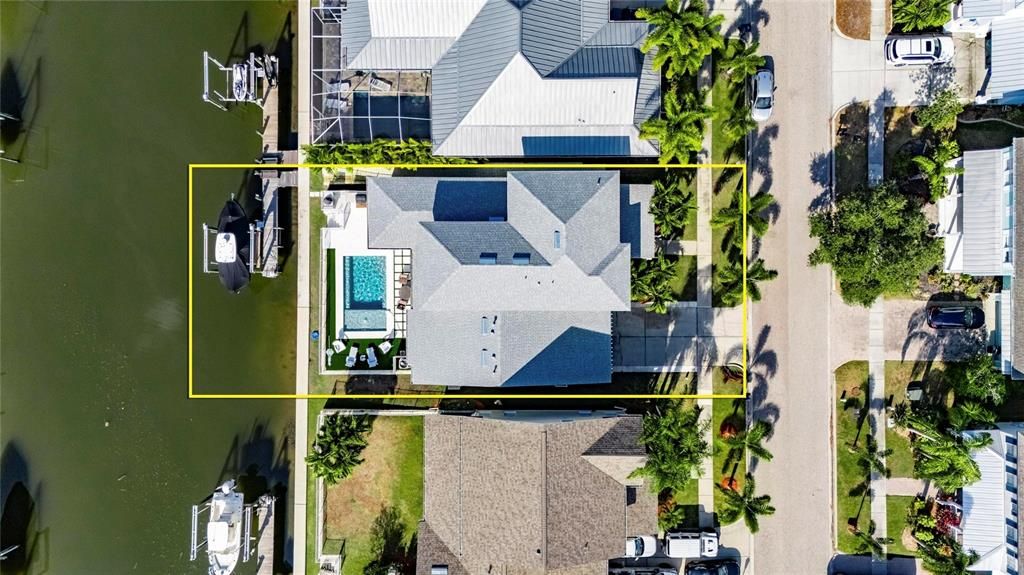 Activo con contrato: $1,400,000 (4 camas, 3 baños, 3014 Pies cuadrados)