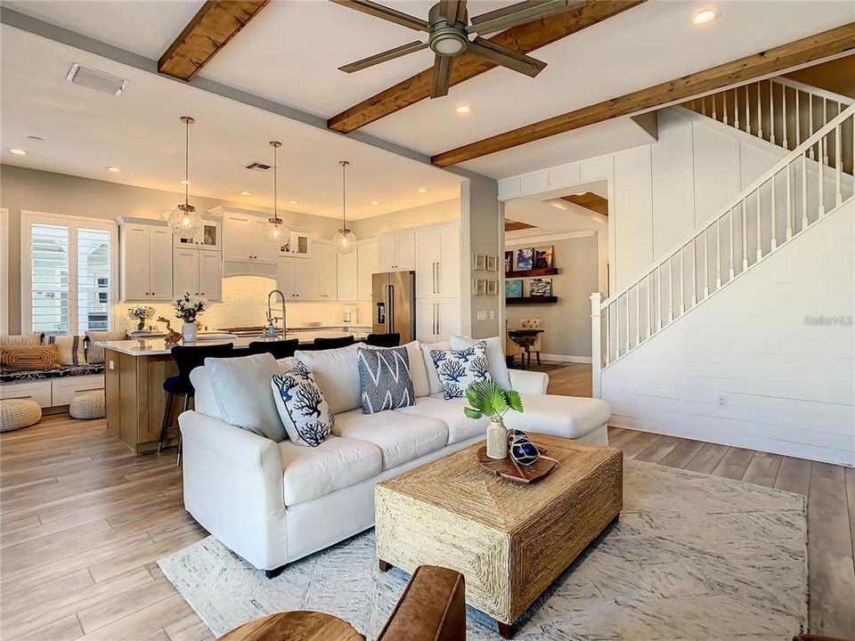 Activo con contrato: $1,400,000 (4 camas, 3 baños, 3014 Pies cuadrados)