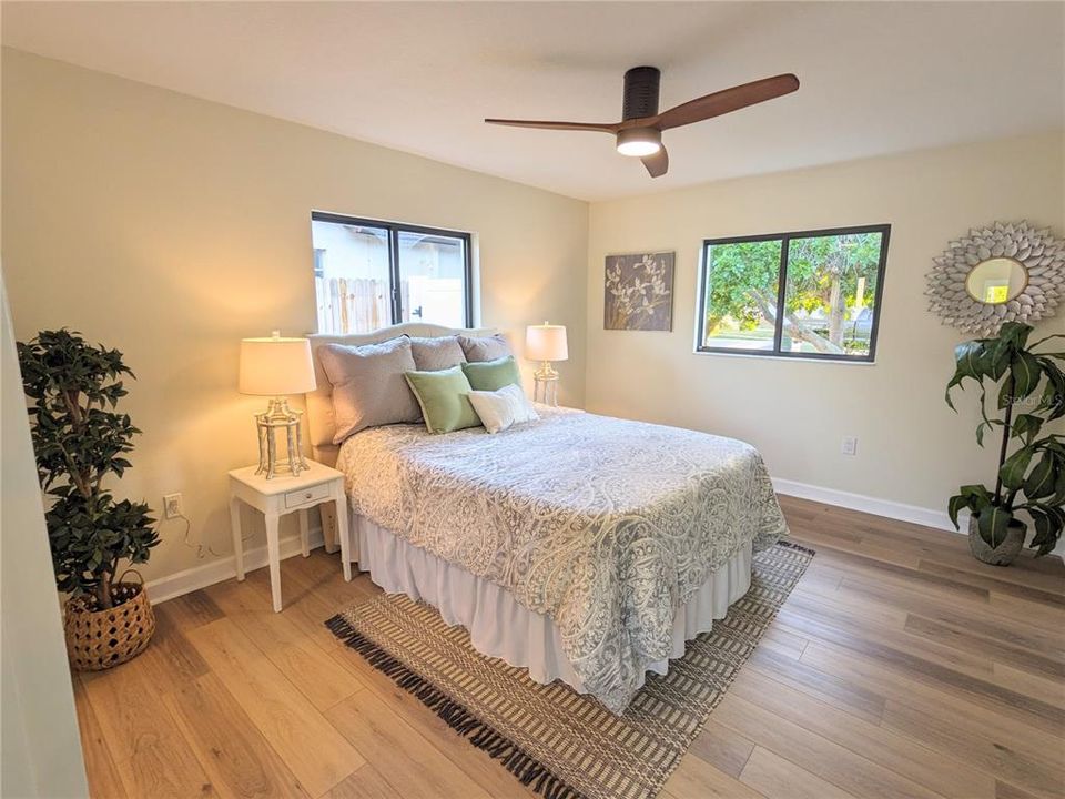 合同活跃: $399,000 (3 贝兹, 2 浴室, 1185 平方英尺)