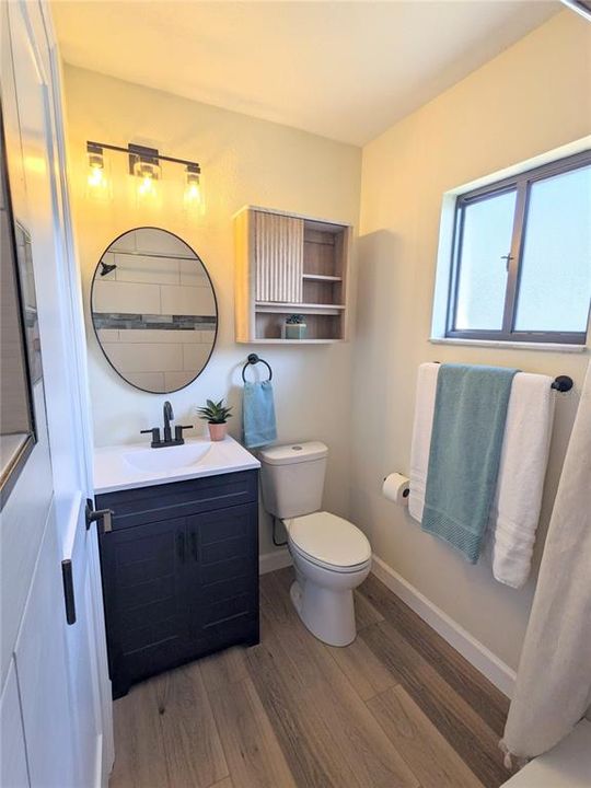 合同活跃: $399,000 (3 贝兹, 2 浴室, 1185 平方英尺)