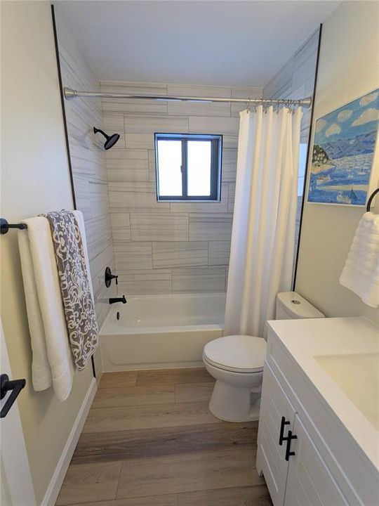 合同活跃: $399,000 (3 贝兹, 2 浴室, 1185 平方英尺)