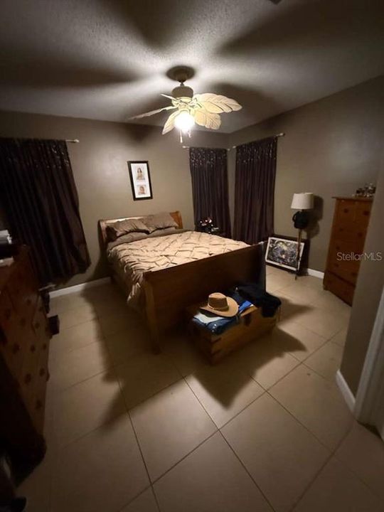 For Rent: $2,200 (3 beds, 2 baths, 1960 Square Feet)