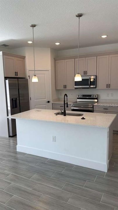 For Rent: $2,000 (4 beds, 2 baths, 1512 Square Feet)