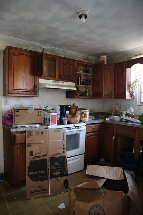 For Sale: $520,000 (7 beds, 0 baths, 1076 Square Feet)