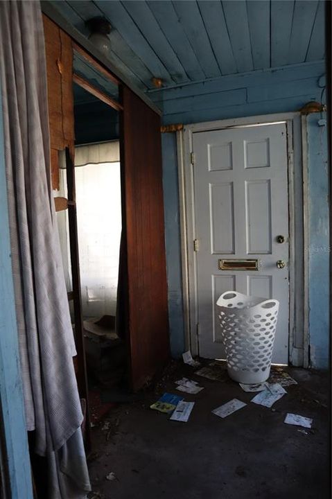 For Sale: $520,000 (7 beds, 0 baths, 1076 Square Feet)