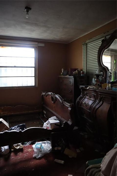 For Sale: $520,000 (7 beds, 0 baths, 1076 Square Feet)