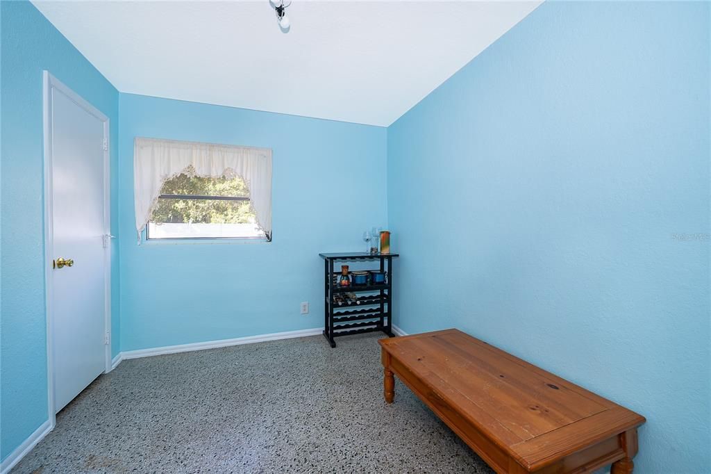 For Sale: $339,900 (4 beds, 2 baths, 1474 Square Feet)