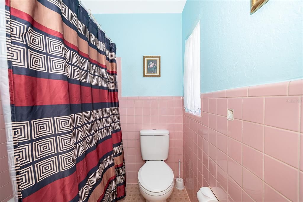 For Sale: $339,900 (4 beds, 2 baths, 1474 Square Feet)