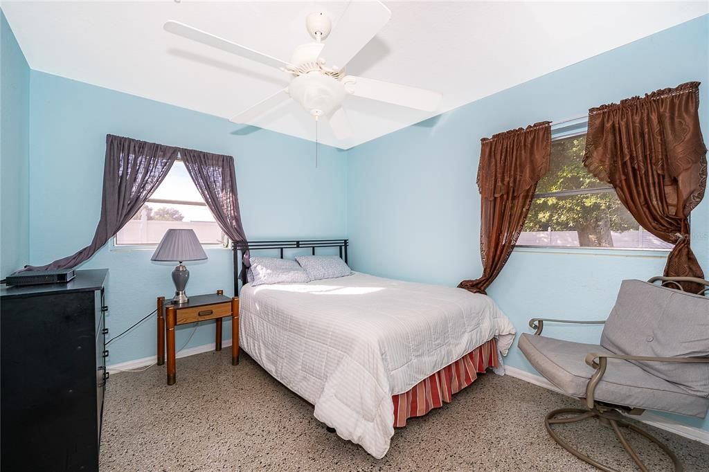 For Sale: $339,900 (4 beds, 2 baths, 1474 Square Feet)