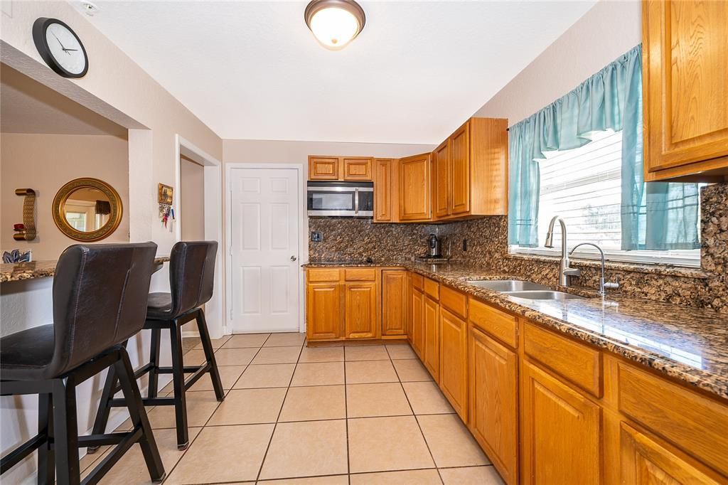 For Sale: $339,900 (4 beds, 2 baths, 1474 Square Feet)