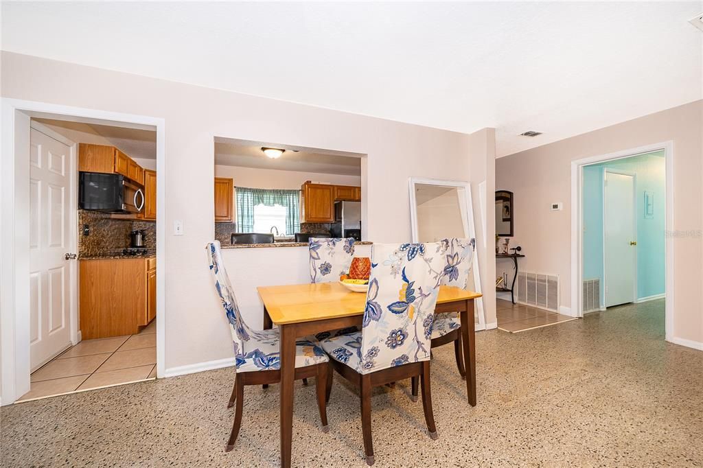 For Sale: $339,900 (4 beds, 2 baths, 1474 Square Feet)