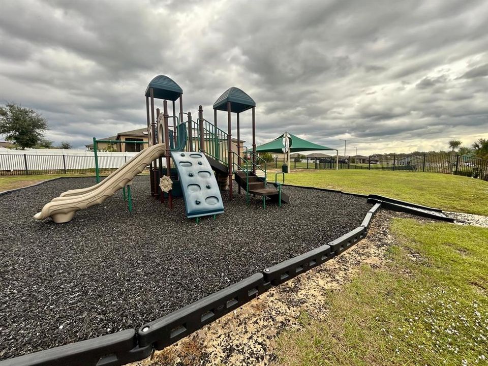 待售: $300,000 (3 贝兹, 2 浴室, 1414 平方英尺)