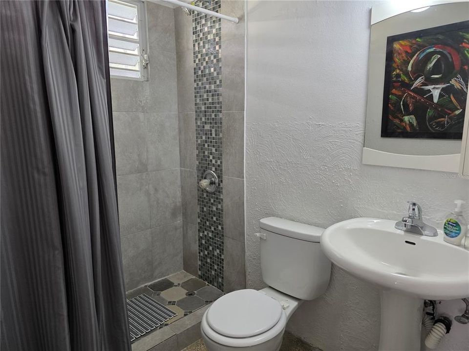 For Sale: $210,000 (3 beds, 2 baths, 900 Square Feet)